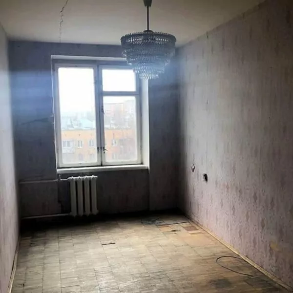 “Mijn vrouw en ik kochten een ‘lelijk’ appartement van een gepensioneerde en hebben het in slechts zes maanden tijd volledig getransformeerd!”