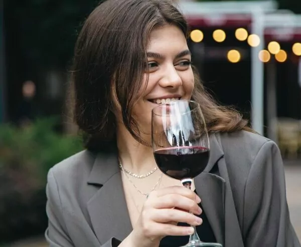 Is een glas rode wijn per dag drinken nu echt gezond? Wetenschap geeft antwoord