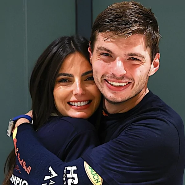 Max Verstappen wordt vader van TWEELING, Kelly deelt mooie foto van haar buik