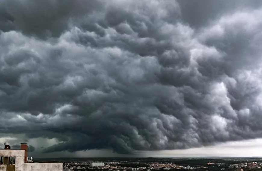 Noodweer op komst: hier gaat het zo helemaal los