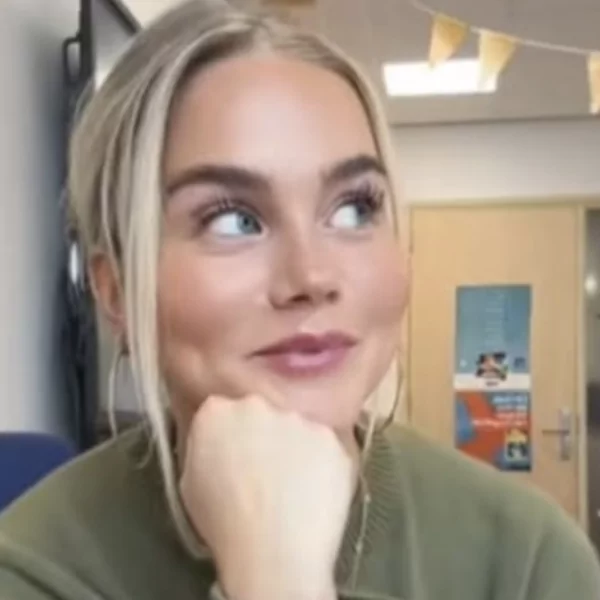 Nederlandse juf Marit zo populair dat mannen weer naar school willen!