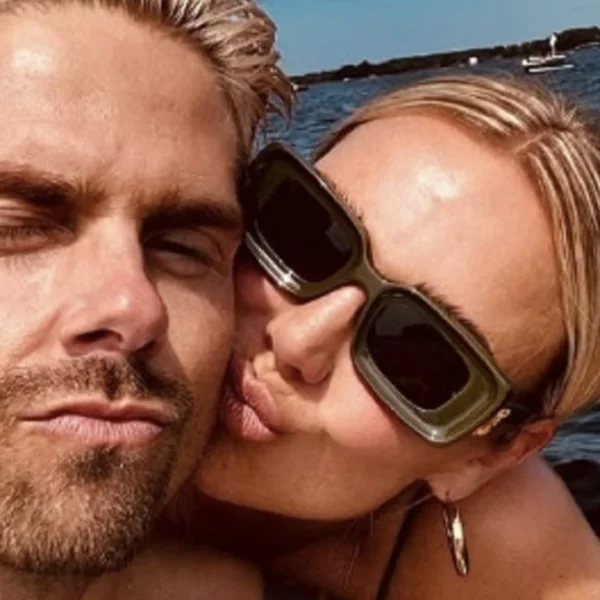 Monique Westenberg hint op trouwplannen met Andr&eacute; Hazes: &acute;Volgend jaar moet het gebeuren&acute;