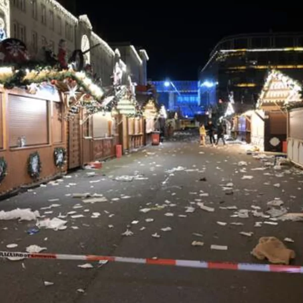 Live Aanslag Duitse kerstmarkt | Dader is arts uit Saoedi-Arabië en handelde alleen, ‘elf doden bij terreuraanslag kerstmarkt’