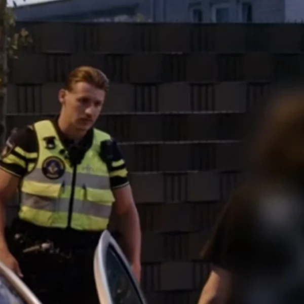Daan en Tyrone doen heftige vangst in Bureau Maastricht: ´Mag ik effe mijn moeder bellen?´