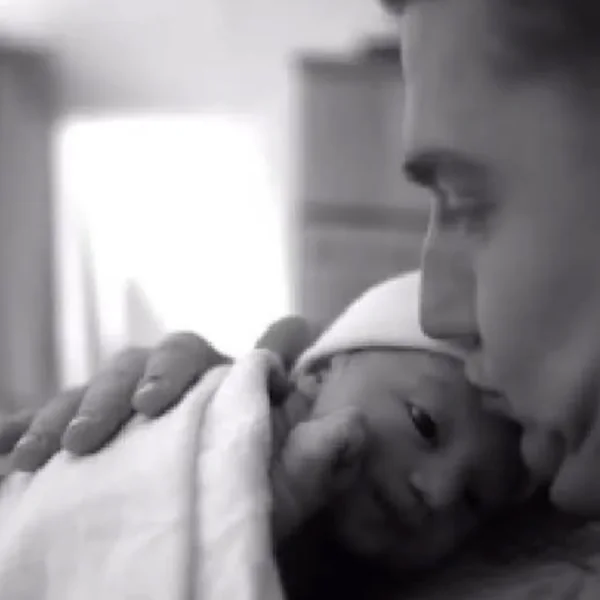 Mart Hoogkamer en Jennifer ouders geworden van dochtertje: dit is haar naam