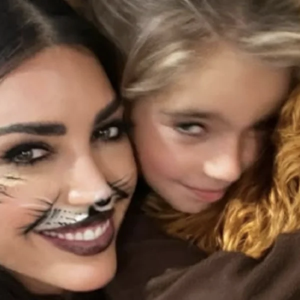 Yolanthe Cabau en zoontje Xess Xava op de vlucht voor bosbranden in LA
