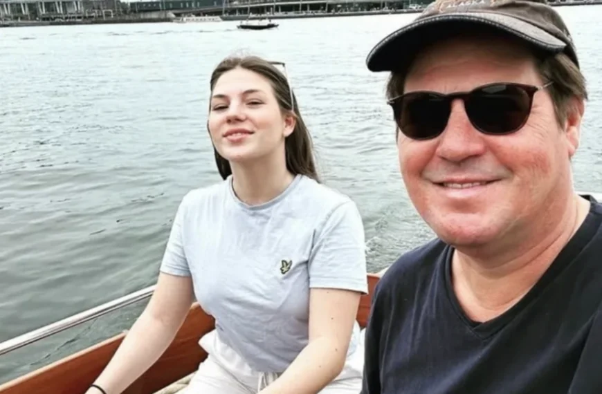 Dochter Martijn Krabb&eacute; reageert op ziekte vader: &acute;Groot verdriet&acute;