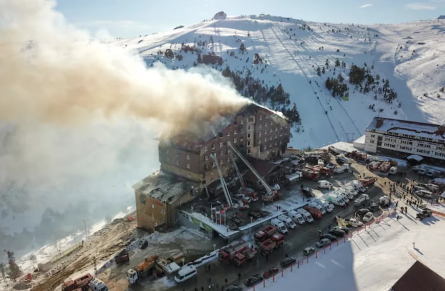 Zeker 66 doden bij brand in hotel skiresort in Turkije, kwart van aantal gasten