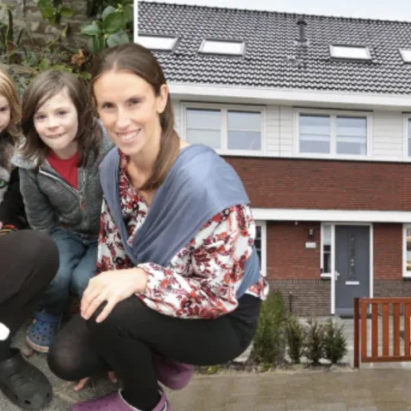 Werkloze ouders die bijstand krijgen vinden sociale huurwoning met 3 slaapkamers te klein!