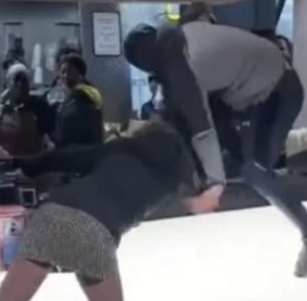 Ruzie tussen klanten en personeel McDonald´s Amsterdam ontaardt in foodfight