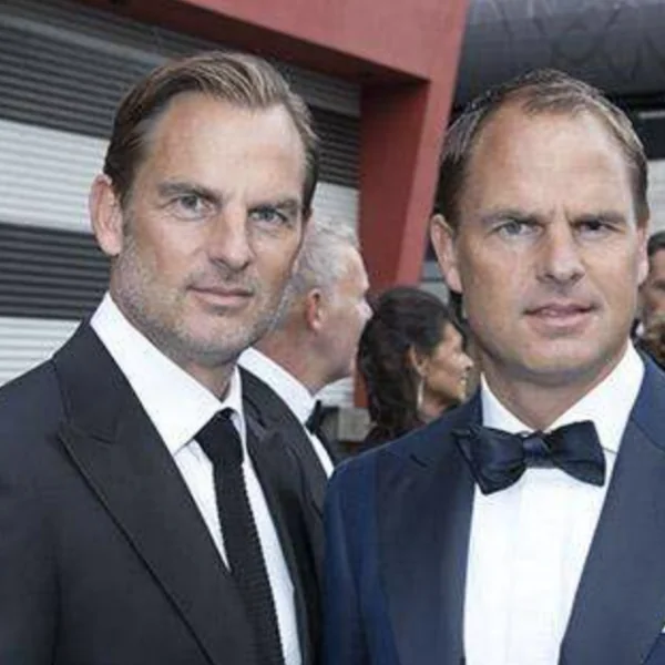 Onze gedachten gaan uit naar Frank en Ronald de Boer in deze moeilijke tijd 💔⚘️