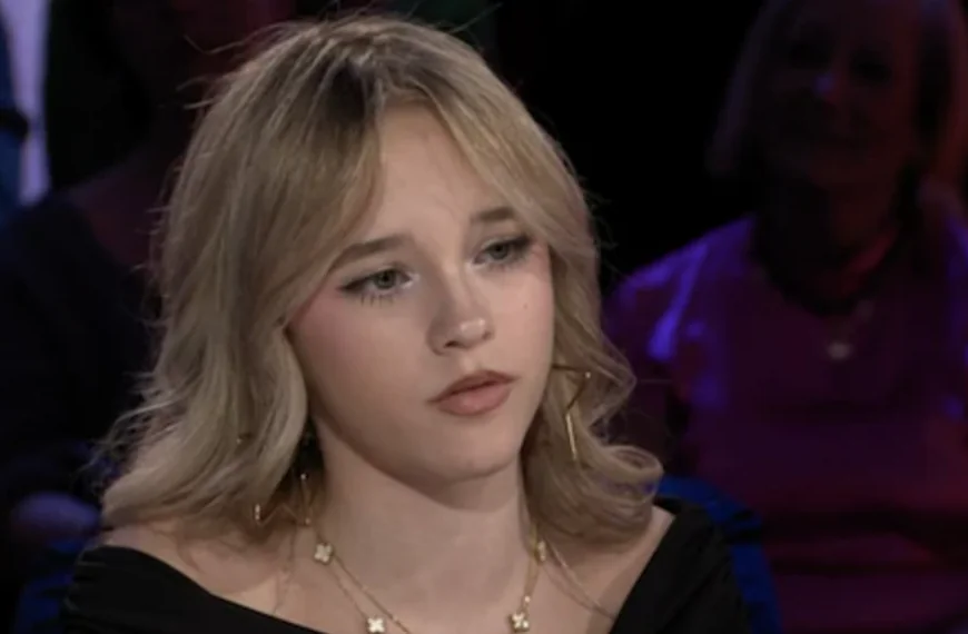 Zangeres Emma Kok (17) deelt hartverscheurend nieuws: &lsquo;Dit had niemand verwacht&rsquo;