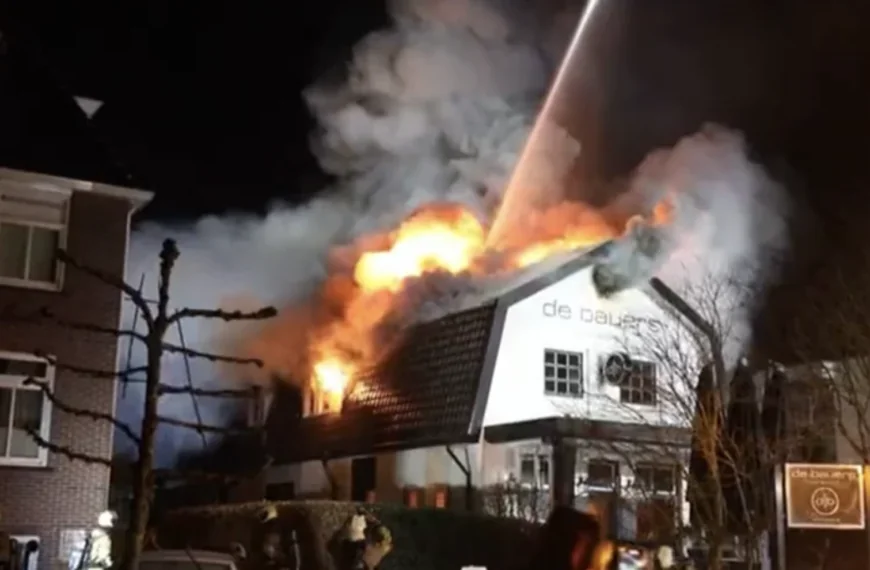 Gezin uit Soest verliest alles door aangestoken brand: ‘Ons hele leven is in vlammen opgegaan’ – schokkende beelden vastgelegd