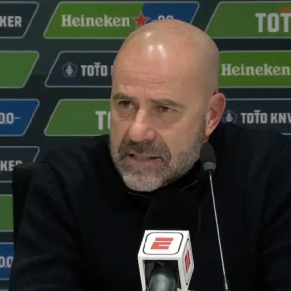 Peter Bosz haalt uit: &lsquo;Ajax komt hier vaak mee weg&rsquo; 😱 ⚠️ &lsquo;in Amsterdam zou het anders zijn&rsquo;