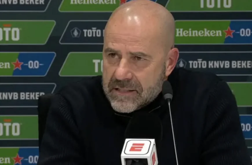 Peter Bosz haalt uit: ‘Ajax komt hier vaak mee weg’ 😱 ⚠️ ‘in Amsterdam zou het anders zijn’