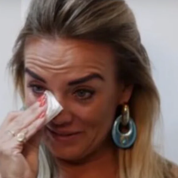 Monique Westenberg in tranen door enorm drama: &acute;Dit kan ik niet laten gebeuren&acute;