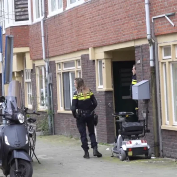 Kleindochter (22) steekt eigen oma dood: &ldquo;Alleen maar omdat ze met haar vriendje wilde zijn&ldquo; Angst voor haar strenge familie werd haar fataal!
