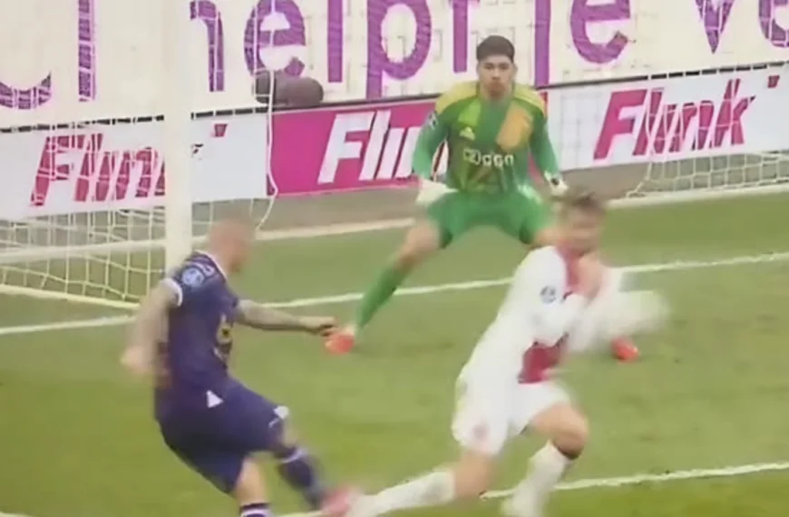 KNVB grijpt hard in ⚽🚨 – Ajax-duel krijgt vervelend staartje