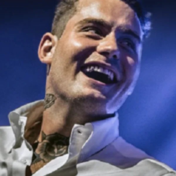 Douwe Bob in tranen tijdens eerste optreden na heengaan zoontje: &acute;Kom dit nooit te boven&acute;