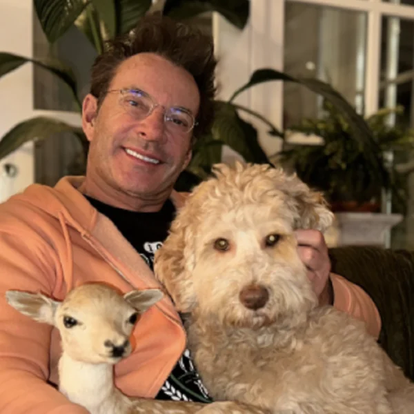 Gerard Joling doet emotionele vondst: &acute;De tranen springen in mijn ogen!&acute;