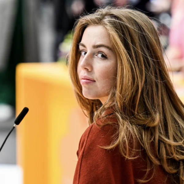 Video gelekt waarin Prinses Alexia met andere jongedame zoent: &lsquo;Dat is Alexia!&rsquo;