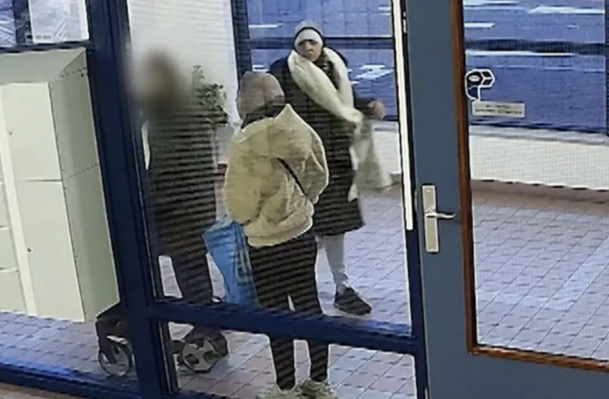 Bejaarde vrouw (82) slachtoffer van brutale zakkenrollers in Voorburg: Dit is nou wat je noemt het afvoerputje van de maatschappij!