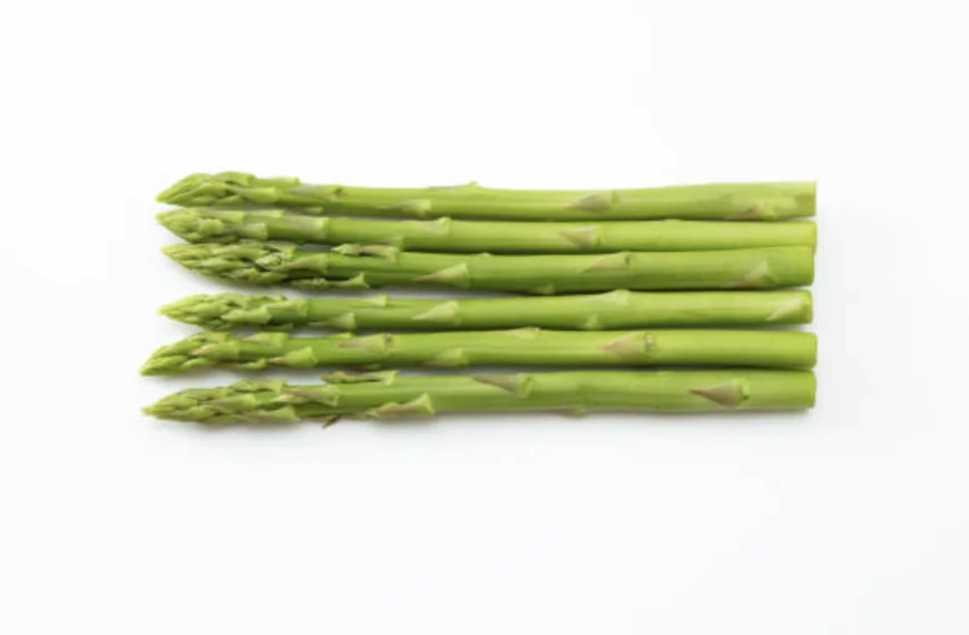 Jemima voorspelt de toekomst met asperges: &ldquo;Wat ik zag voor 2025 is verontrustend&rdquo;