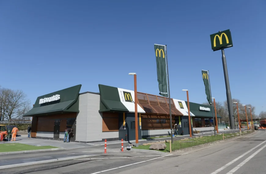 McDonald’s introduceert nieuw menu: Griekse smaken en verrassende snacks en toetjes