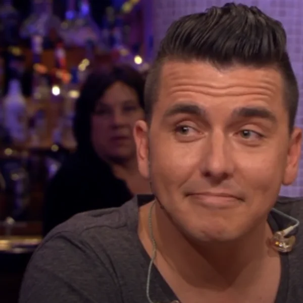 Jan Smit krijgt slaande ruzie met buurman om zijn agressieve honden: &acute;Kop dicht!&acute;