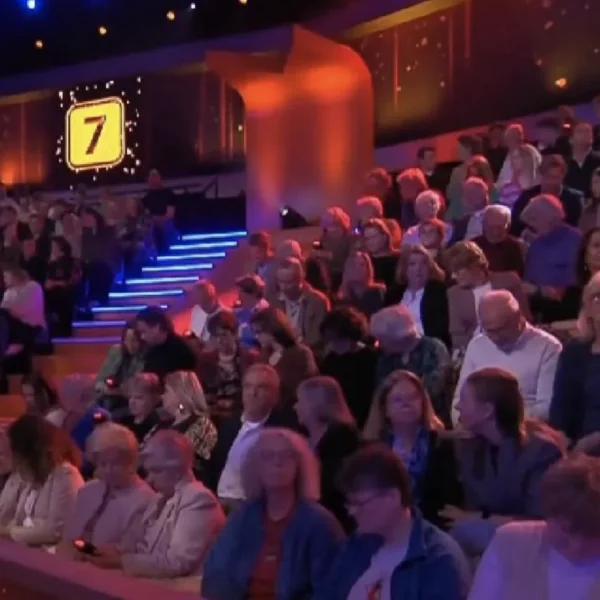Miljoenenjacht-kijkers herkennen man in het publiek en dat is een hele bekende