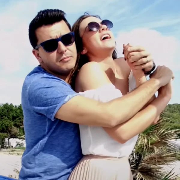 Jan Smit in bed betrapt met Maan door zijn eigen vrouw