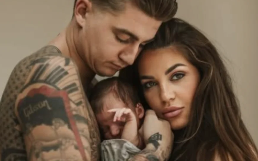 Verschrikkelijk nieuws voor Mart Hoogkamer en verloofde Jennifer: &acute;Baby met grote spoed naar ziekenhuis&acute;