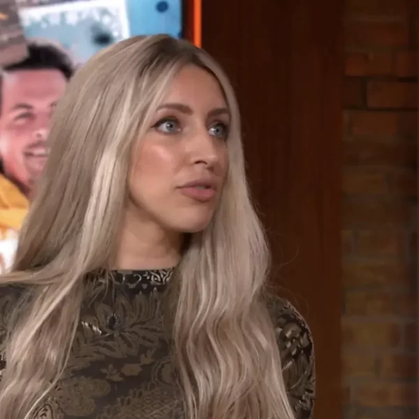 Winter Vol Liefde-Mike bedondert Denise, betrapt in hotelkamer met een ander