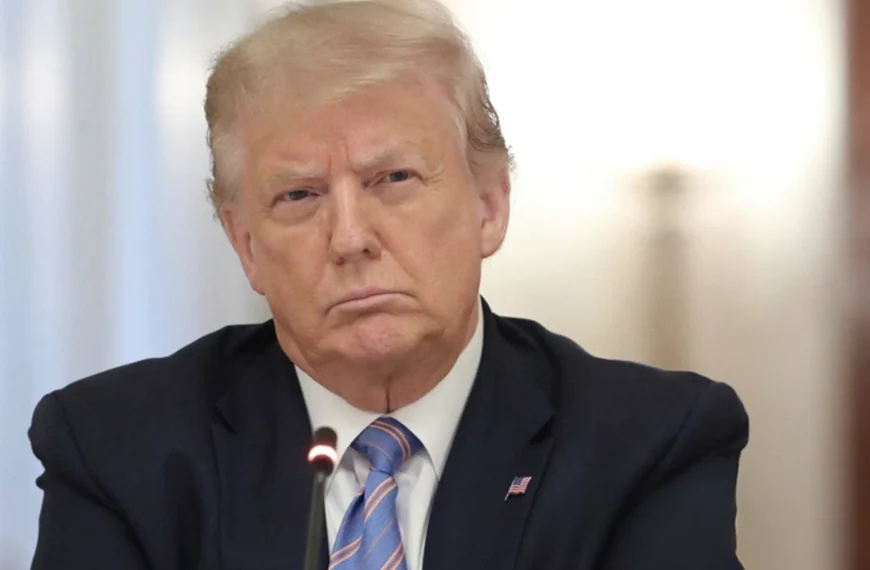 Grote zorgen om Donald Trump na nieuwe beelden van zijn benen