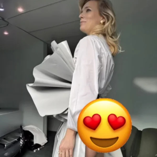 Jennifer Hoffman laat zich per ongeluk onder haar rokje kijken in backstage foto&rsquo;s