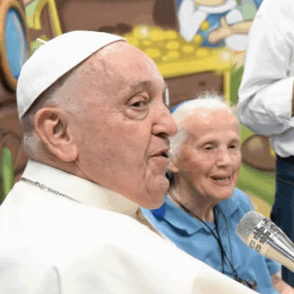 De non die het protocol brak bij de doodskist van paus Franciscus