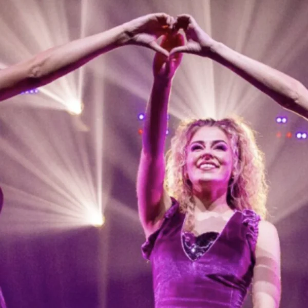 K3 onder vuur vanwege gewaagde outfits: &lsquo;Wat is dit voor voorbeeld voor kinderen?!&rsquo;