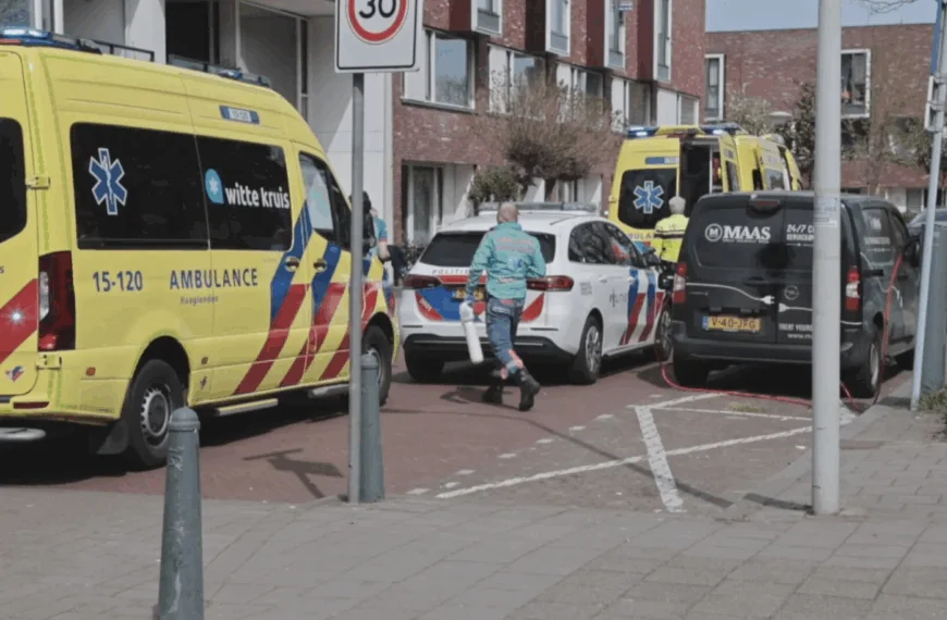 Peutertje van grote hoogte van balkon gevallen in Den Haag