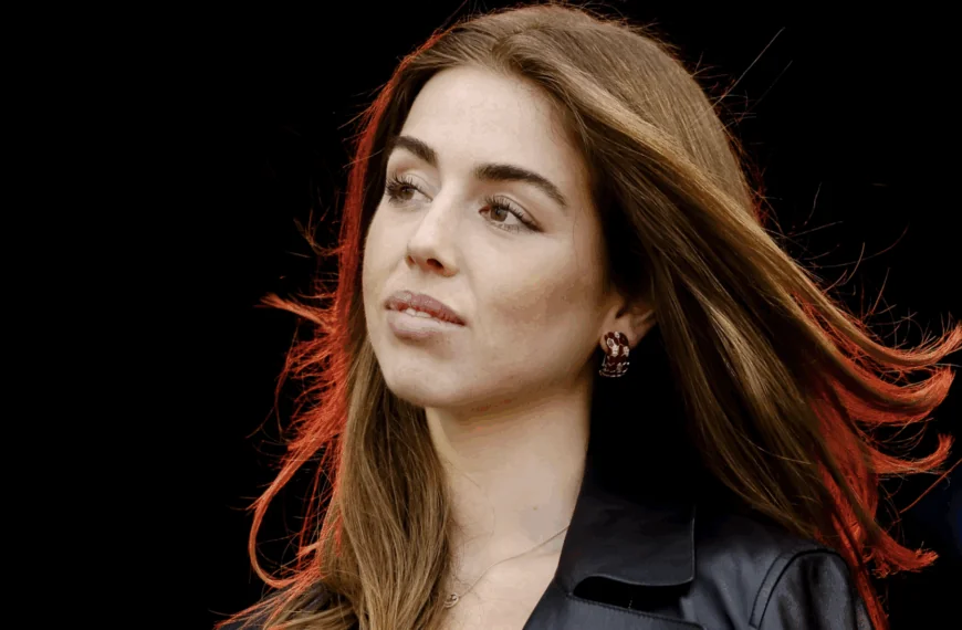 Het internet gaat los door looks van Alexia in een wit topje op Koningsdag