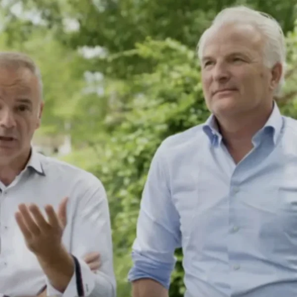 Angela de Jong haalt uit naar Kopen Zonder Kijken-Bob en Alex: &lsquo;Zielige actie&rsquo;