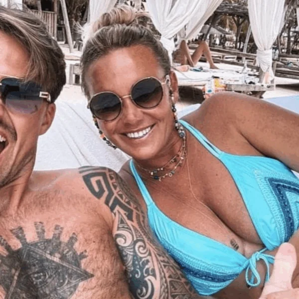 Andr&eacute; Hazes en Monique houden iedereen voor de gek en zijn getrouwd