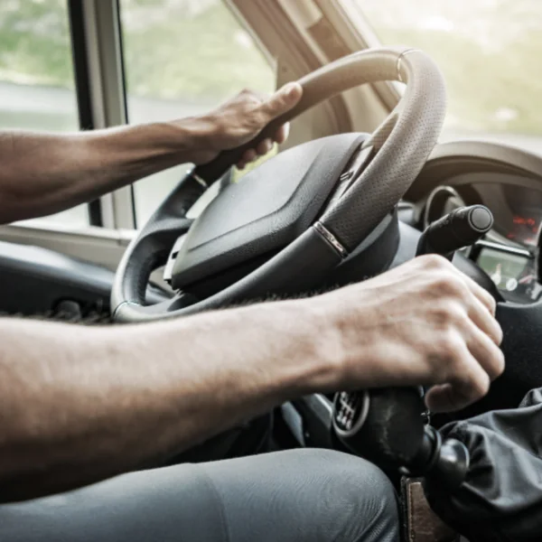 Bart (35) rijdt gewoon met zijn dieselauto door de emissiezone: &ldquo;Ik ga niet mee met deze onzin&rdquo;