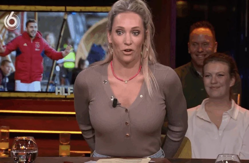 FOTO&rsquo;S: Presentatrice Helene Hendriks geniet van haar vakantie in zwarte bikini