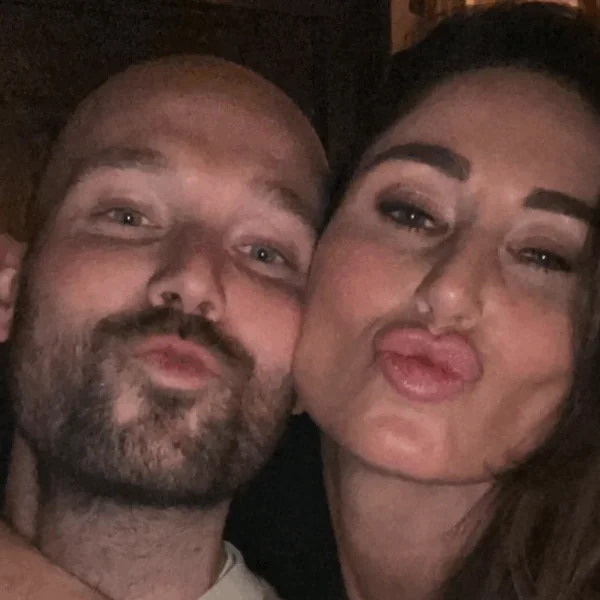 MAFS-Femke bevestigt haar relatie met expert Lennart