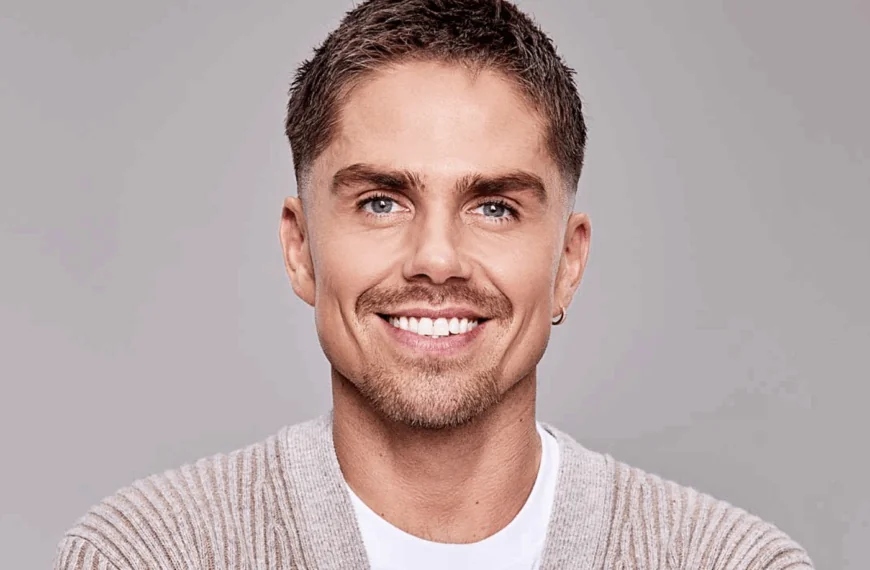 Nieuwe vriendin Andr&eacute; Hazes nu al opgespoord: &rdquo;Ze heet Naomi&rdquo;