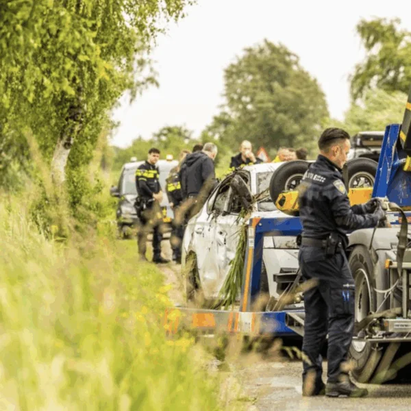 Vreselijk nieuws: Auto gevonden in het water, enorme schok als er wordt ontdekt wie er in het voertuig zitten