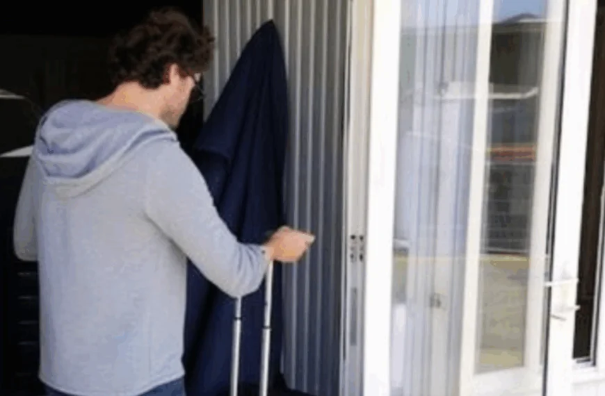 Mijn Zoon Liet Mij 13 Jaar Geleden Achter. Gister Klopte Hij Op Mijn Deur