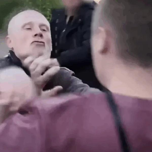 Volkert van der Graaf wordt geconfronteerd en draait helemaal door, valt verslaggever en cameraman aan