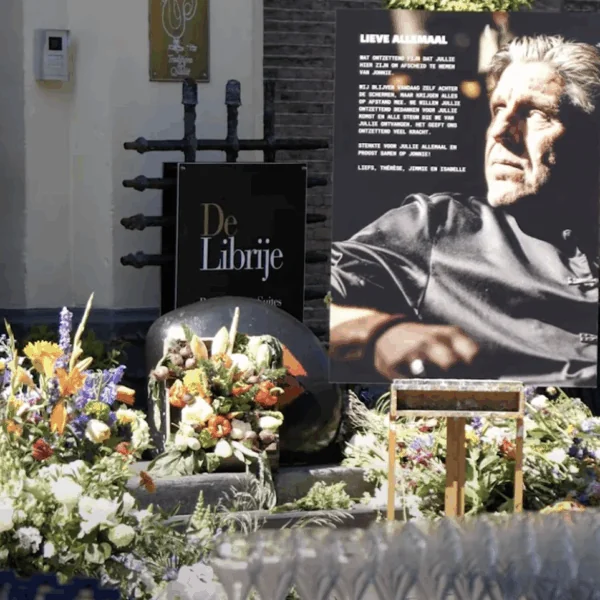 Koningspaar toont medeleven bij afscheid van Jonnie Boer: een waardig eerbetoon aan de topchef