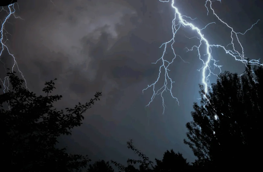 Enorme weersomslag op komst: Hier worden stevige onweersbuien verwacht